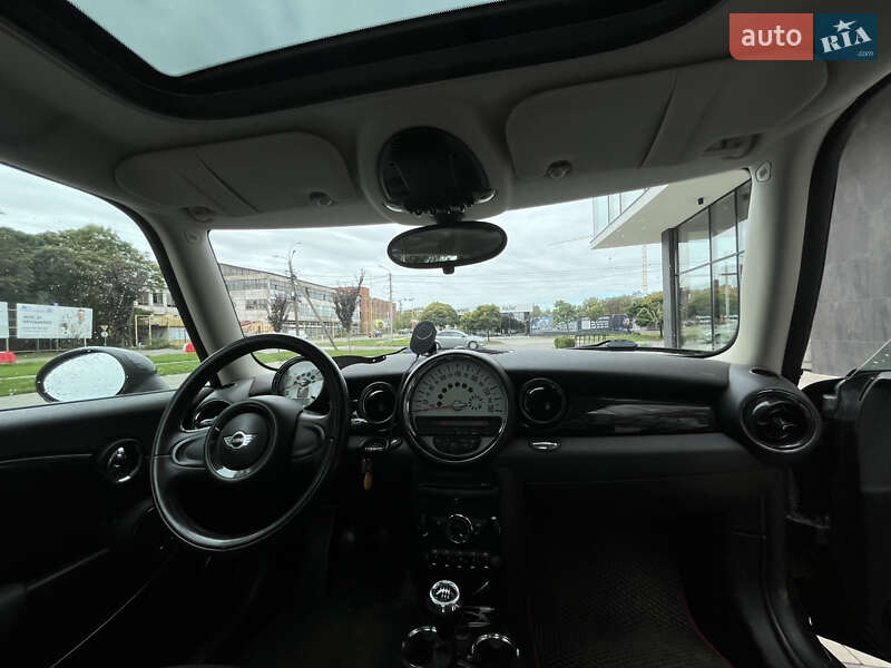 Хетчбек MINI Cooper 2010 в Ужгороді