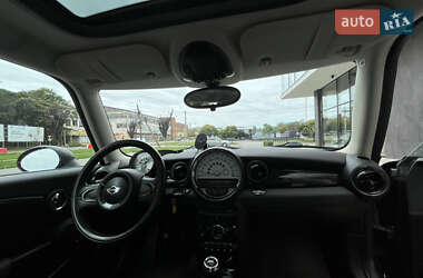 Хэтчбек MINI Cooper 2010 в 