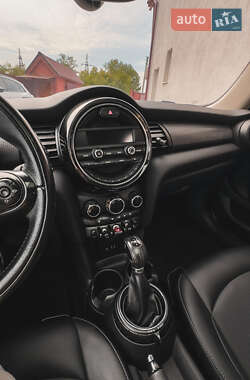 Хэтчбек MINI Cooper 2016 в Ужгороде