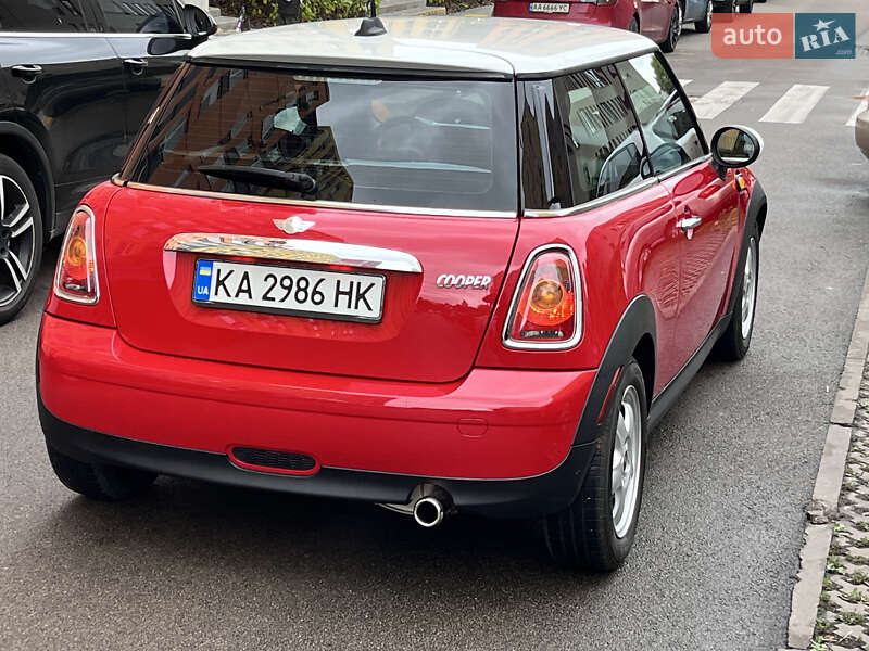 Хэтчбек MINI Cooper 2010 в Киеве