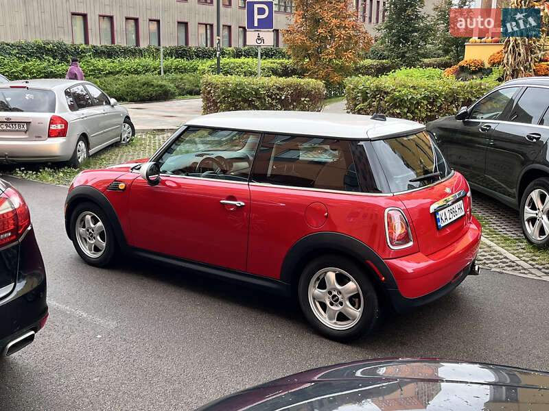 Хэтчбек MINI Cooper 2010 в Киеве