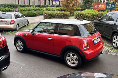 Хетчбек MINI Cooper 2010 в 