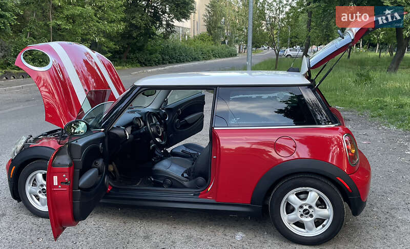 Хэтчбек MINI Cooper 2010 в Киеве