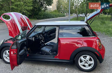 Хетчбек MINI Cooper 2010 в 
