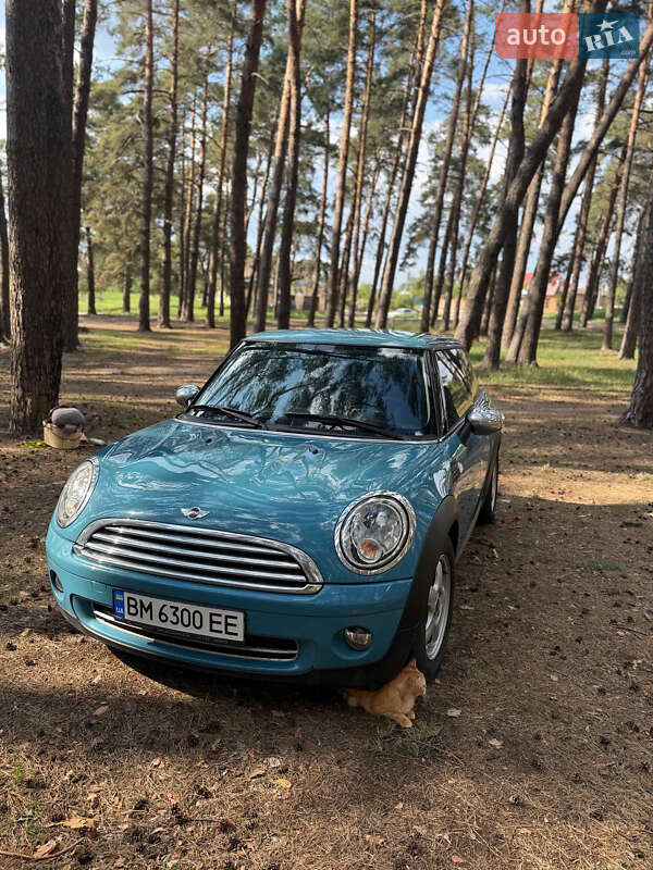 Хэтчбек MINI Cooper 2010 в Сумах