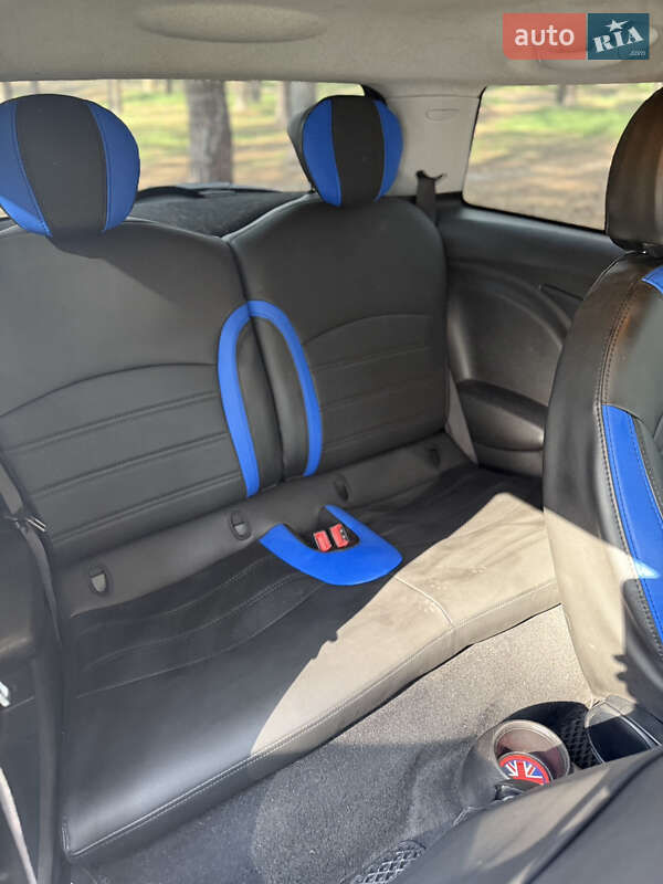 Хэтчбек MINI Cooper 2010 в Сумах