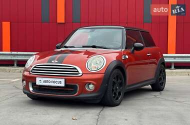 Хетчбек MINI Cooper 2011 в 