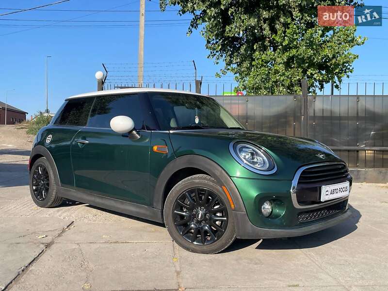 Хэтчбек MINI Cooper 2016 в 
