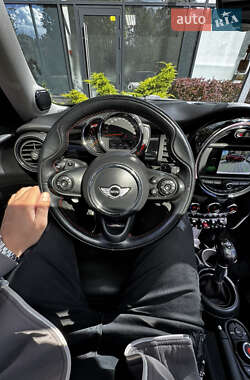Хэтчбек MINI Cooper 2019 в 
