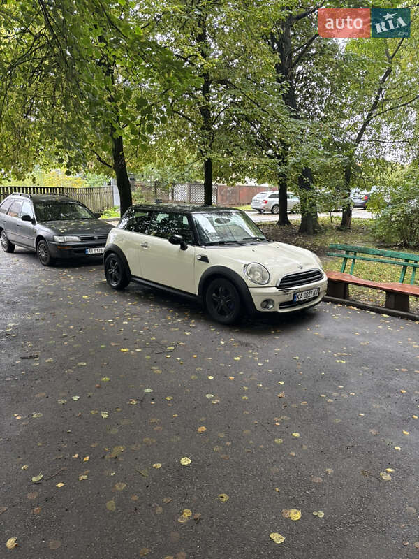Хэтчбек MINI Cooper 2008 в 