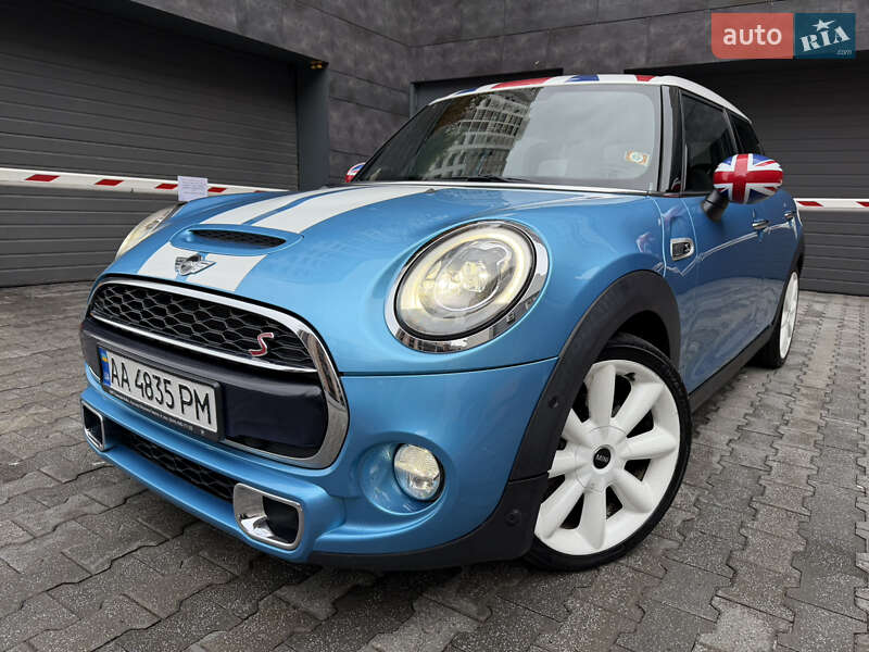 Хэтчбек MINI Cooper 2017 в 