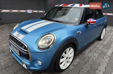 Хэтчбек MINI Cooper 2017 в 