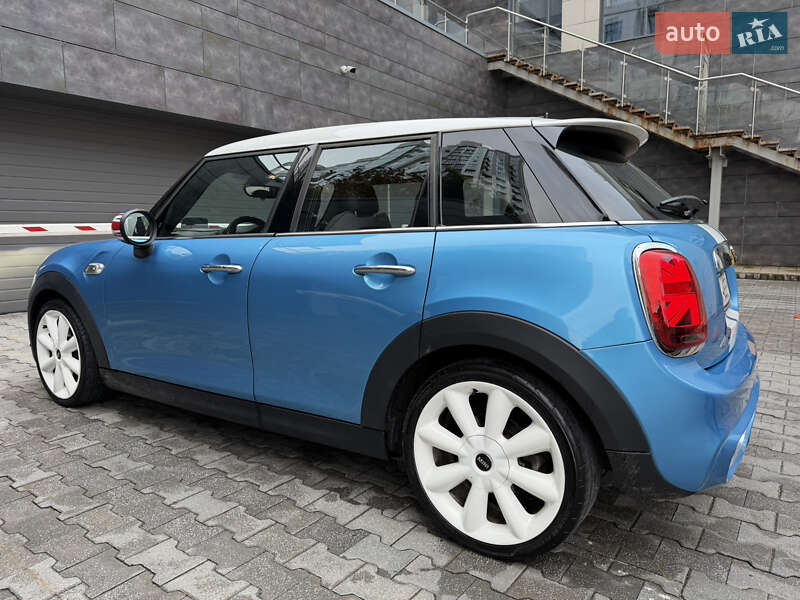 Хетчбек MINI Cooper 2017 в Києві