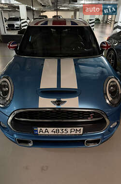 Хэтчбек MINI Cooper 2017 в 