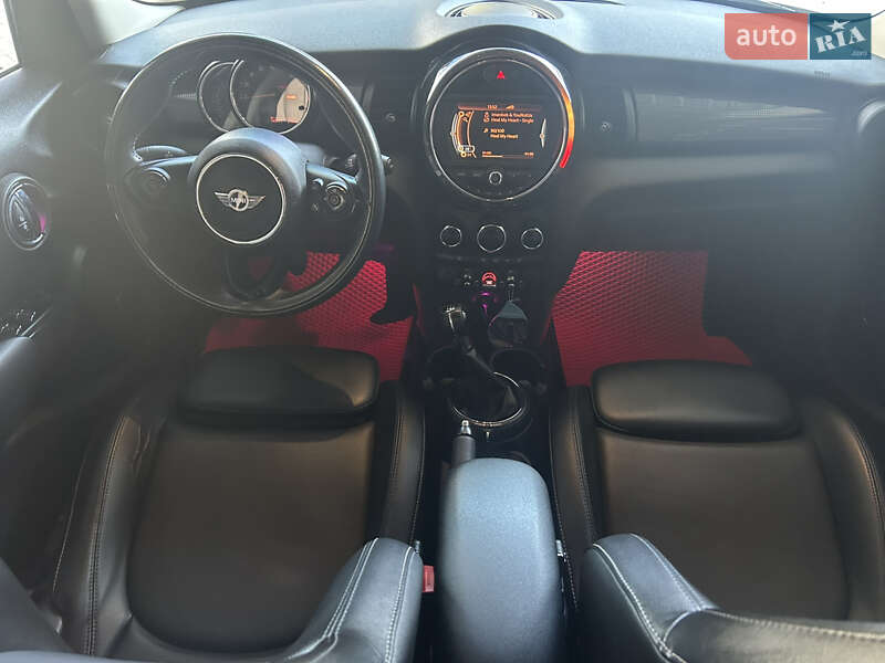 Хэтчбек MINI Cooper 2016 в Николаеве