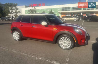 Хэтчбек MINI Cooper 2016 в 