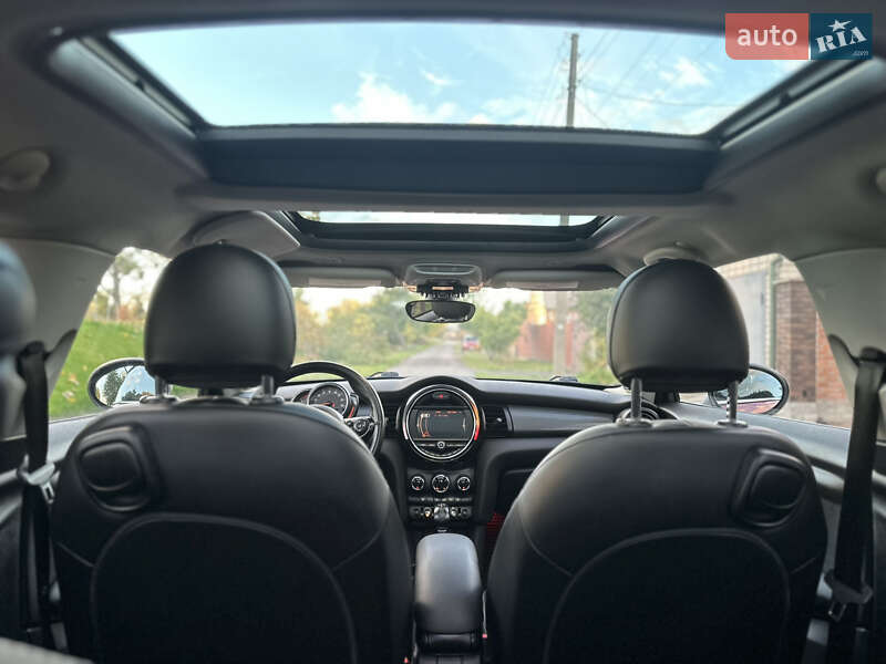 Хэтчбек MINI Cooper 2017 в Полтаве