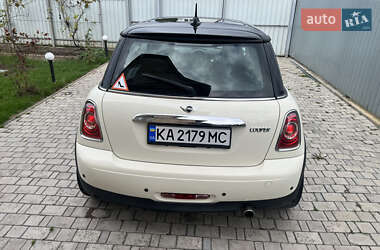 Хетчбек MINI Cooper 2012 в 