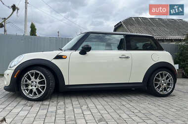 Хетчбек MINI Cooper 2012 в 