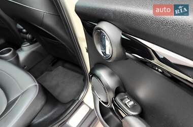 Хэтчбек MINI Cooper 2017 в 