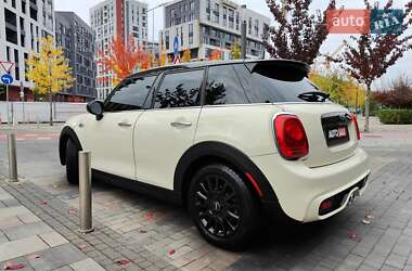 Хэтчбек MINI Cooper 2017 в 