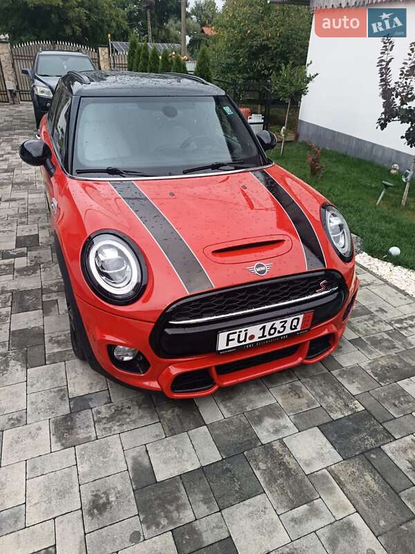 Хэтчбек MINI Cooper 2019 в Черновцах фото Хэтчбек MINI Cooper 2019 в Черновцах