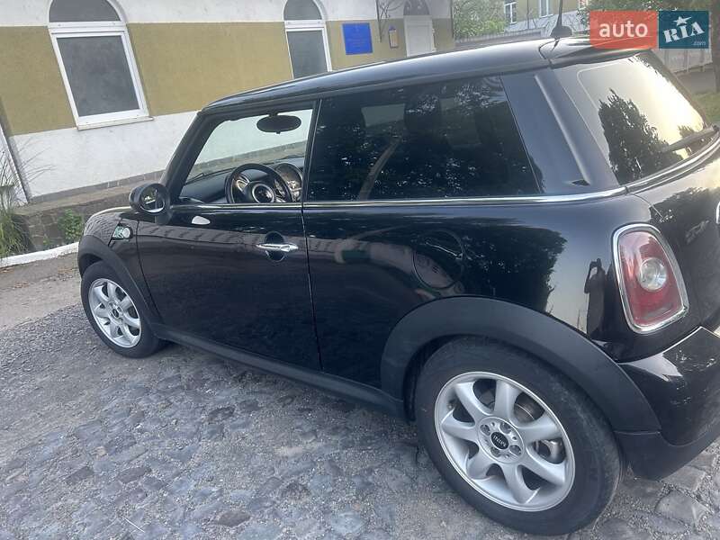 Хэтчбек MINI Cooper 2009 в Мукачево