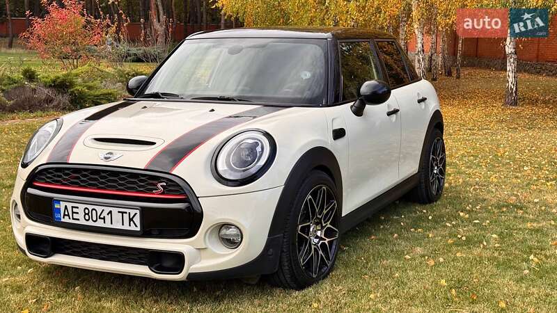 Хетчбек MINI Cooper 2016 в Дніпрі