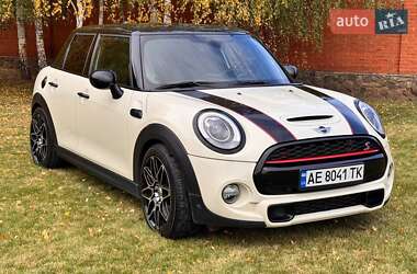 Хетчбек MINI Cooper 2016 в Дніпрі