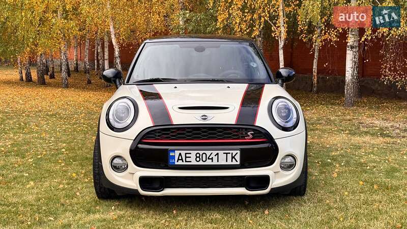 Хетчбек MINI Cooper 2016 в Дніпрі