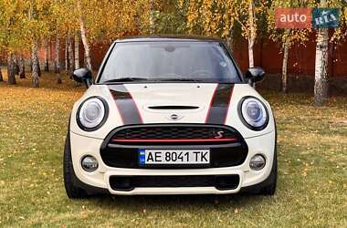 Хэтчбек MINI Cooper 2016 в 