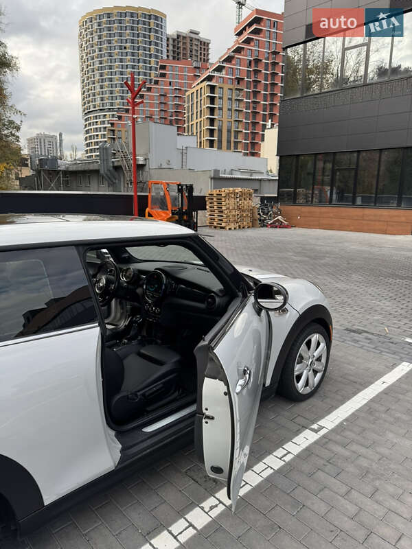 Хэтчбек MINI Cooper 2017 в Киеве фото 8 Хэтчбек MINI Cooper 2017 в Киеве