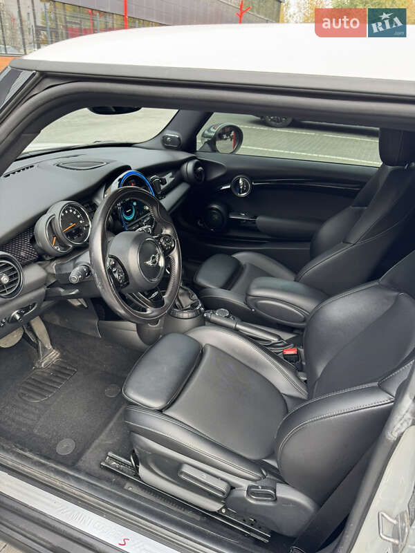 Хэтчбек MINI Cooper 2017 в Киеве фото 12 Хэтчбек MINI Cooper 2017 в Киеве