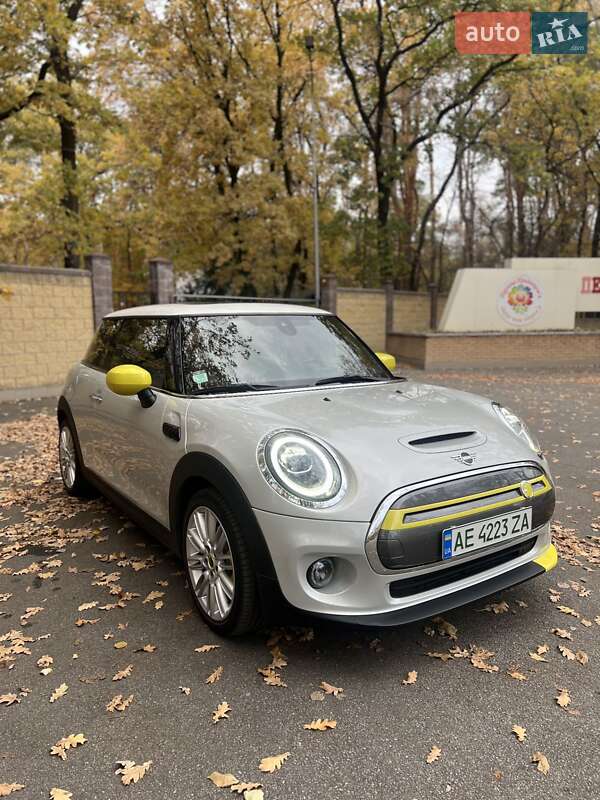 Хэтчбек MINI Cooper 2020 в Новомосковске