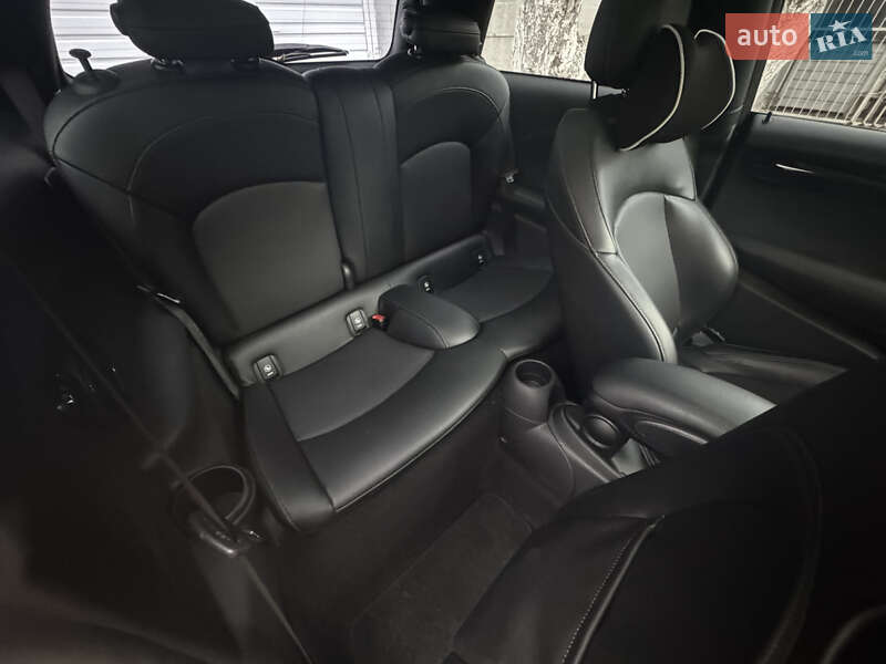 Хетчбек MINI Cooper 2016 в Києві