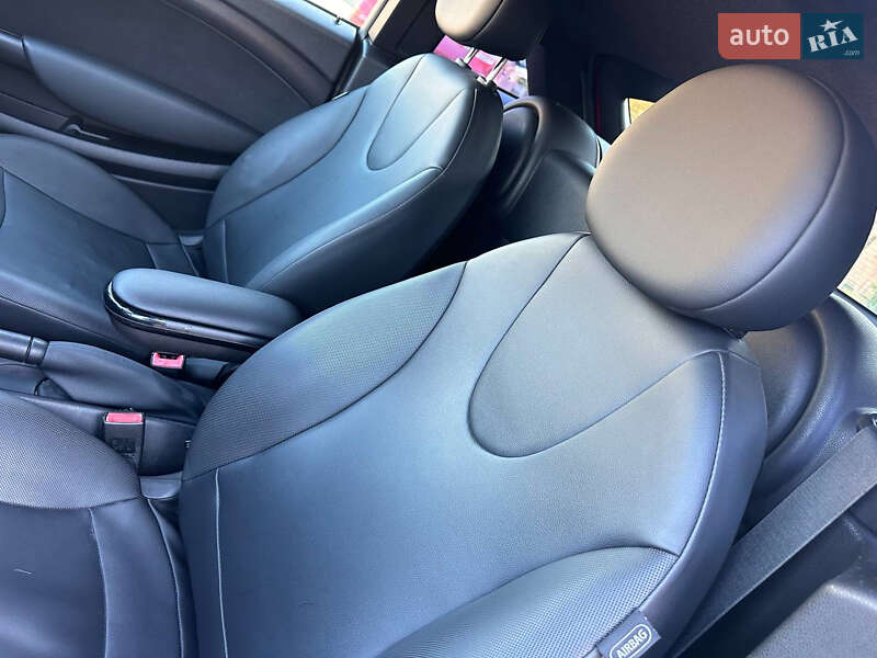 Хетчбек MINI Cooper 2012 в Києві фото 18 Хетчбек MINI Cooper 2012 в Києві