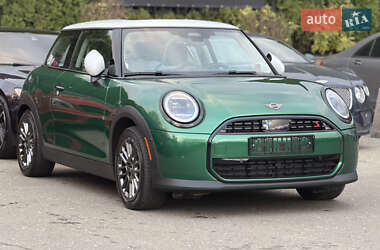Хэтчбек MINI Cooper 2024 в Киеве