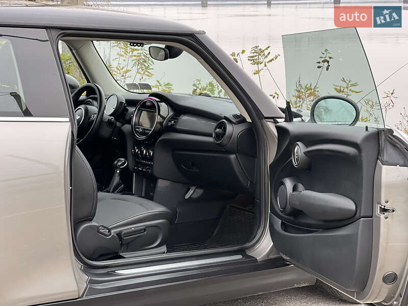Хетчбек MINI Cooper 2017 в Києві фото 14 Хетчбек MINI Cooper 2017 в Києві