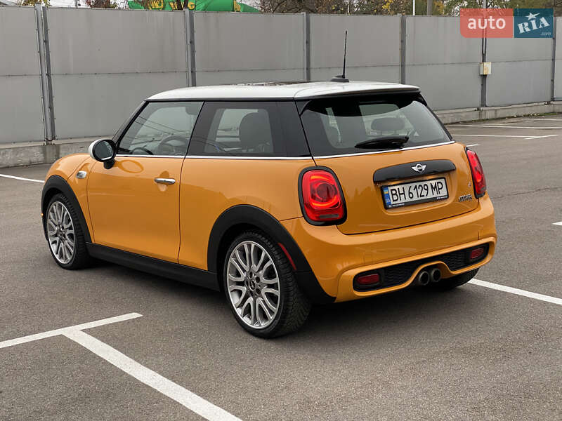 Хэтчбек MINI Cooper 2015 в Киеве