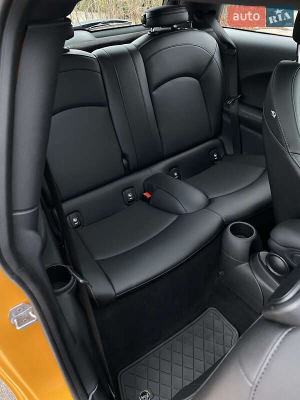 Хэтчбек MINI Cooper 2015 в Киеве