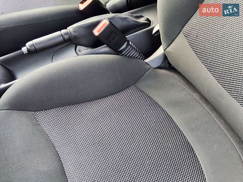 Хэтчбек MINI Cooper 2008 в Ровно фото 35 Хэтчбек MINI Cooper 2008 в Ровно