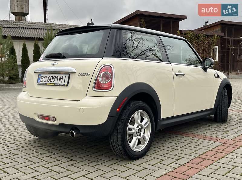 Хэтчбек MINI Cooper 2011 в Золочеве