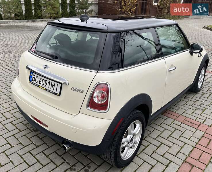 Хэтчбек MINI Cooper 2011 в Золочеве
