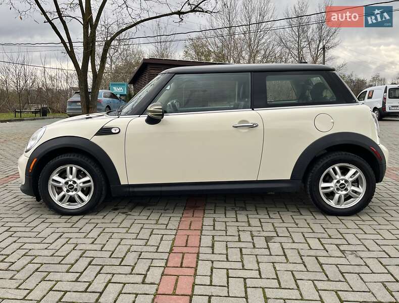Хэтчбек MINI Cooper 2011 в Золочеве