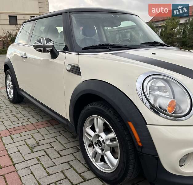 Хэтчбек MINI Cooper 2011 в Золочеве