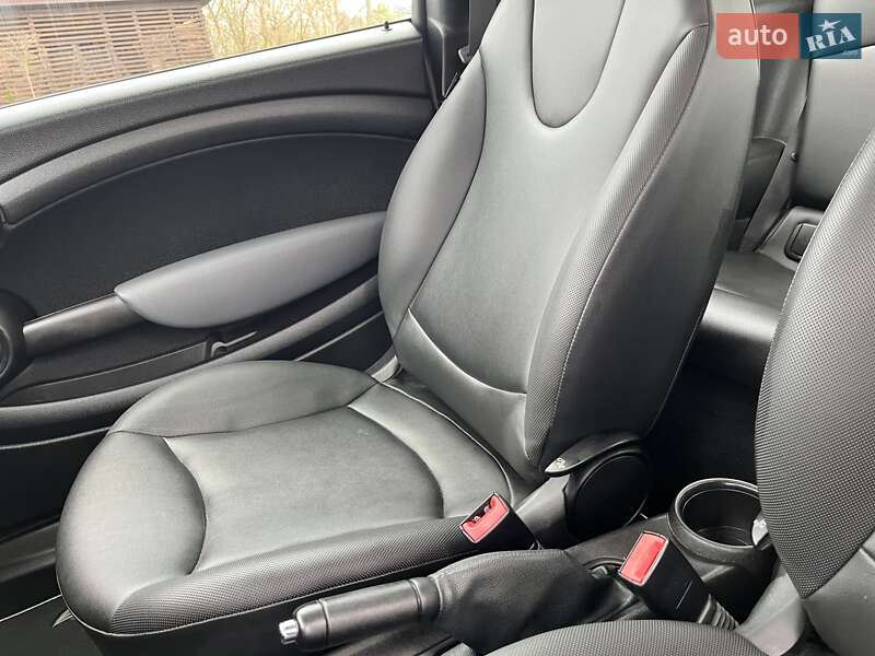 Хэтчбек MINI Cooper 2011 в Золочеве