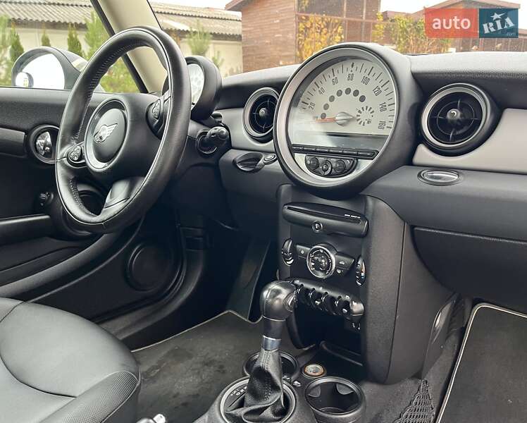 Хэтчбек MINI Cooper 2011 в Золочеве