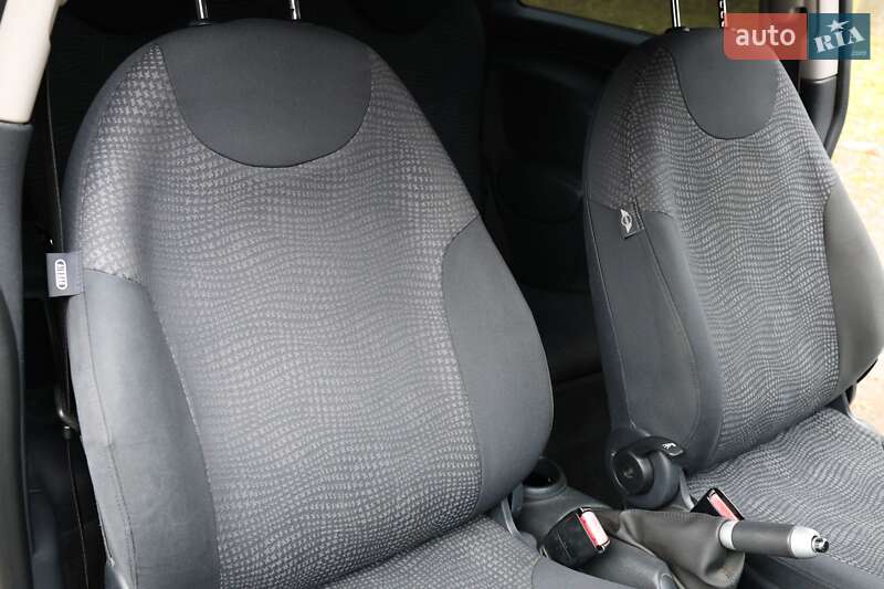 Хэтчбек MINI Cooper 2002 в Кривом Роге фото 14 Хэтчбек MINI Cooper 2002 в Кривом Роге