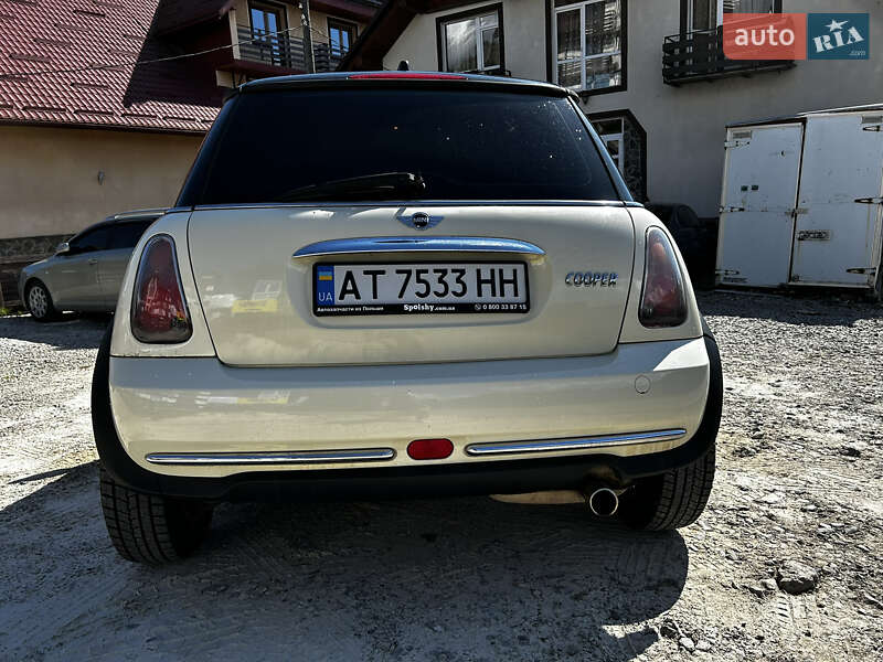 Хэтчбек MINI Cooper 2004 в Ивано-Франковске