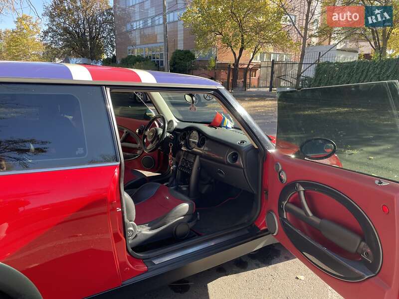 Хэтчбек MINI Cooper 2004 в Одессе